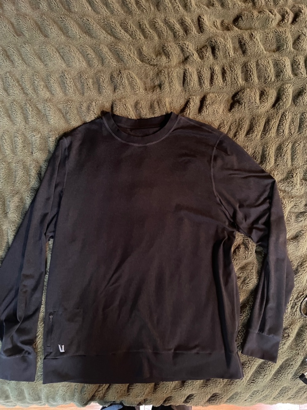 Vuori Black Long-Sleeve Crewneck Sweatshirt - Picture 1 of 4